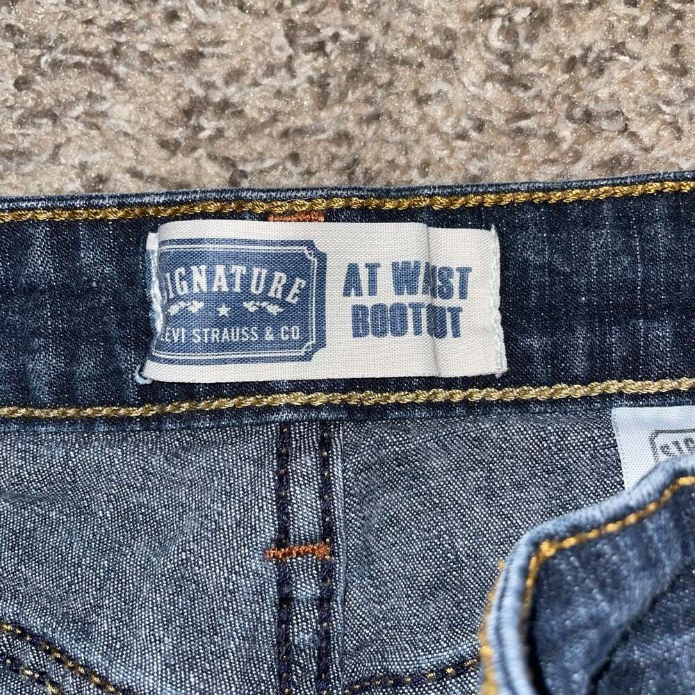 Signature by Levi Strauss & Co. Bootcut Jeans Women's Size 12 Short - Picture 6 of 9